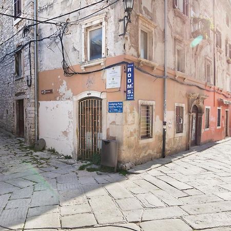 Kandlers Street Apartment Пула Екстериор снимка